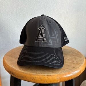 New Era Los Angeles Angels Black Gray Medium-Large Cap Major League Baseball MLB